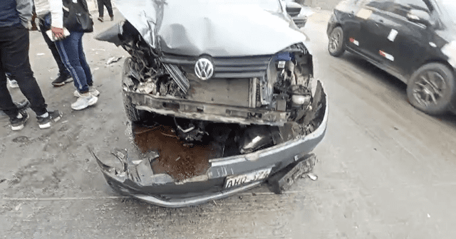 Recolector de basura queda herido tras choque de camión con auto cerca de estación VMT de la Línea 1