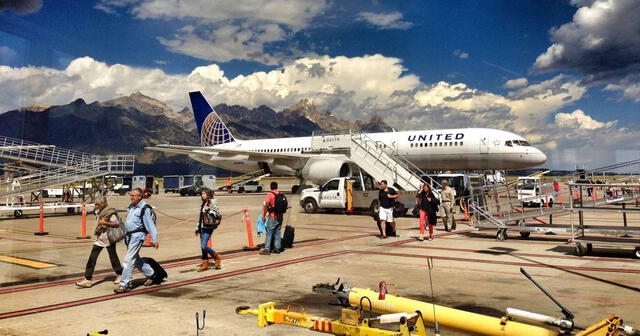  Se realizó un cambio de piloto para garantizar que el avión pudiera llegar a Jackson Hole de manera segura. Foto: Jackson Hole<br>    