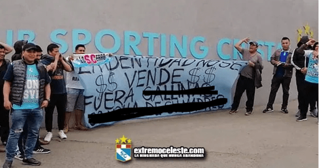 Hinchas de Sporting Cristal expresaron su molestia tras la venta del club.
