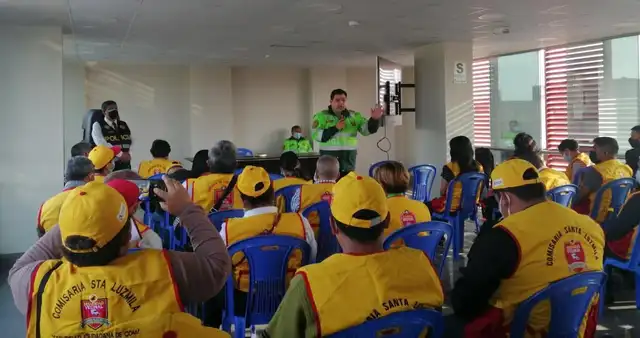 Pese a coordinar las acciones con la Policía Nacional del Perú, las juntas no tienen un financiamiento por parte de las entidades. Foto: JuntasVecinalesComas   