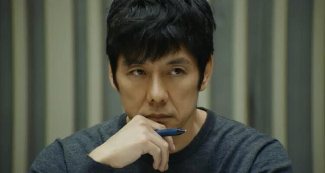 Hidetoshi Nishijim es Yusuke, actor y director de teatro que sufre un gran drama familiar. Foto: The playlist.