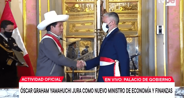 Óscar Graham jura como nuevo ministros de Economía. Foto: captura de TV Perú