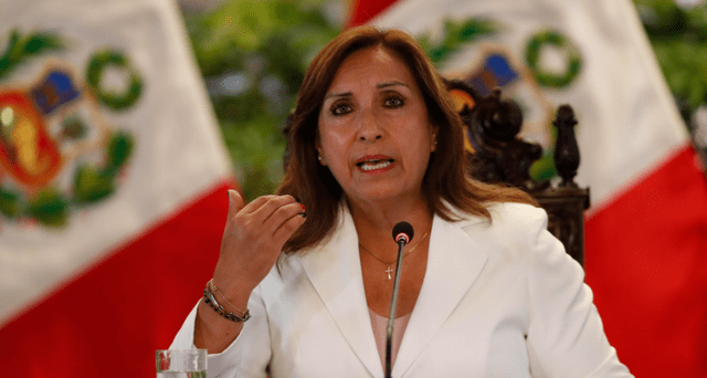 Dina Boluarte, presidenta interina de Perú. Foto: Agencia EFE   