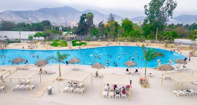 Ciudadanos disfrutan de la playa artificial de San Juan de Lurigancho. Foto: Serpar. 