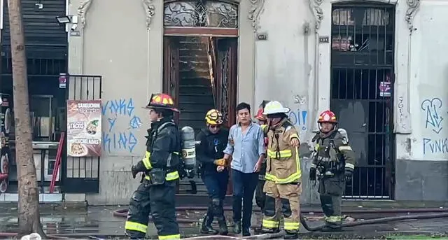 Una de las personas rescatadas del incendio Una de las personas rescatadas del incendio