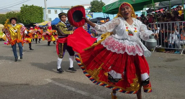 Moquegua celebró su 477 aniversario al ritmo de danzas en su colorido Corso de la Amistad [FOTOS]