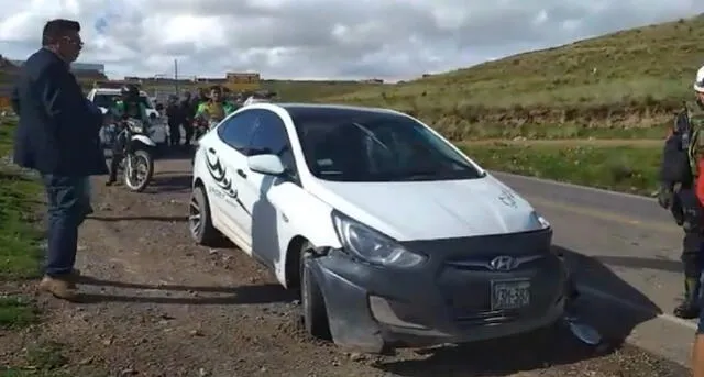 Policía habría invadido carril con su auto y ocasionado choque con combi repleta de pasajeros en Puno [FOTOS]