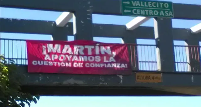 Vuelven a colocar carteles de respaldo a Martín Vizcarra en Arequipa [FOTOS]