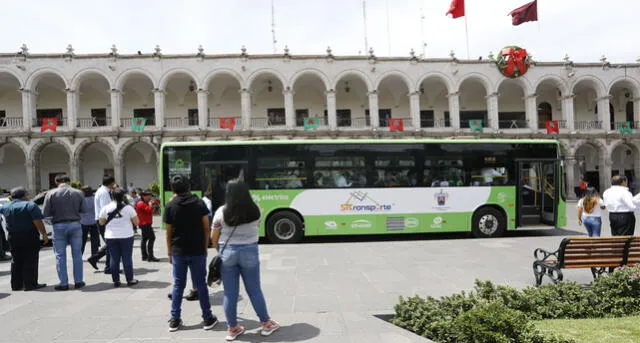 Presentaron primer bus eléctrico que brindará servicio de transporte en Arequipa.