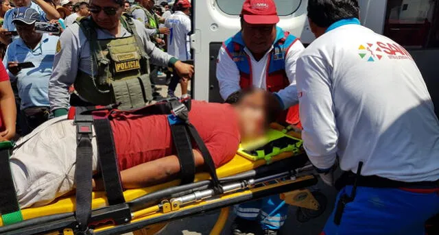 Dos quedan atrapados en una mototaxi tras un accidente en Tacna [FOTOS y VIDEO]