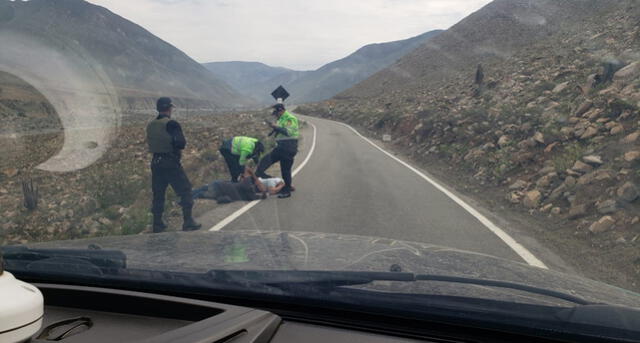 Delincuentes robaron camioneta municipal y fueron capturados tras una balacera en Arequipa [FOTOS]