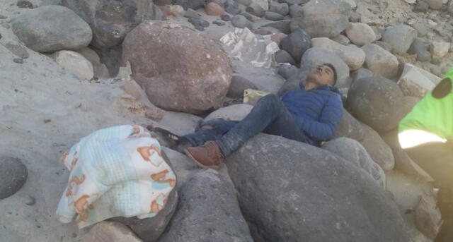 Familia salva de morir tras caer en combi a abismo de 150 metros en Arequipa