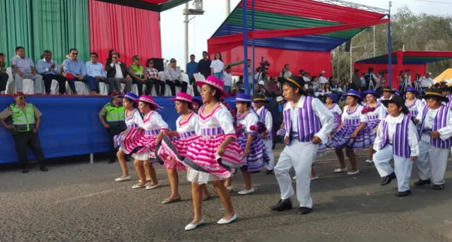 Moquegua celebró su 477 aniversario al ritmo de danzas en su colorido Corso de la Amistad [FOTOS]