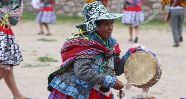 Arequipa: Huancarama organiza cierre de carnavales con danzas y caminata con llamas [FOTOS]