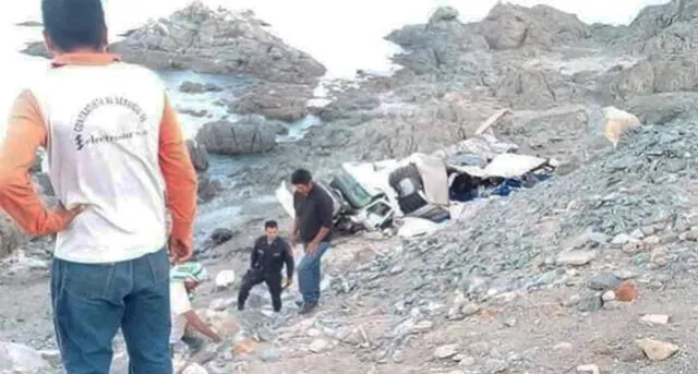 Moquegua: camión frigorífico cayó a un acantilado y chofer se salvó de milagro [FOTOS]