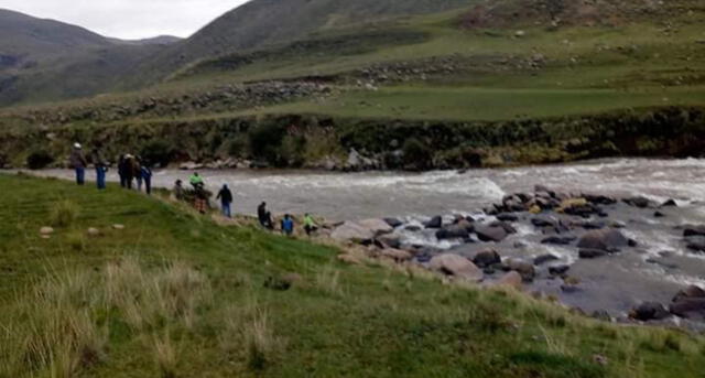 Cusco: cuatro muertos y varios desaparecidos tras caer minivan a río [FOTOS y VIDEO]