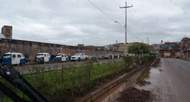 Binacional vs César Vallejo: Largas colas en plena lluvia por debut del Poderoso en Juliaca [FOTOS y VIDEO]