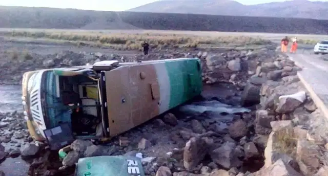 Arequipa: Más de 30 mineros heridos por despiste de bus que los trasladaba [FOTOS y VIDEO]