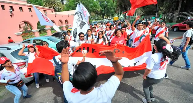 Selección peruana llegó a Arequipa para su partido contra Costa Rica  [FOTOS y VIDEO]