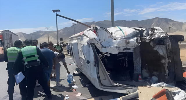Así quedó uno de los vehículos tras el feroz choque. Foto: Accidente en Casma Así quedó uno de los vehículos tras el feroz choque. Foto: Accidente en Casma