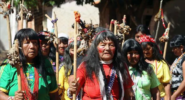 Mujeres indígenas piden al Gobierno medidas para proteger sus comunidades. Foto: EFE