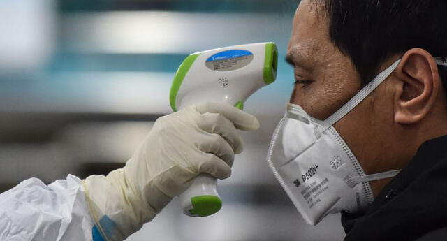 Mascarillas N95 deben estar reservadas para el personal médico, ante su escasez. Foto: AFP