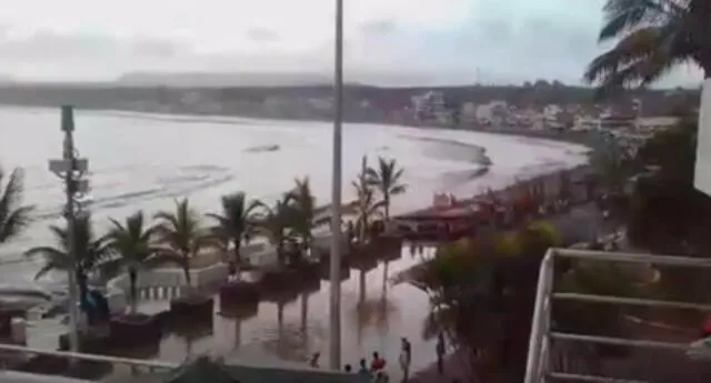 Huanchaco fue inundado por huaico tras desborde de la quebrada León Dormido [VIDEO]
