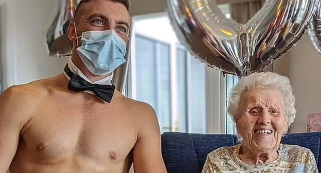 Festejó sus 106 años y su hija contrató un show de stripper como regalo de cumpleaños