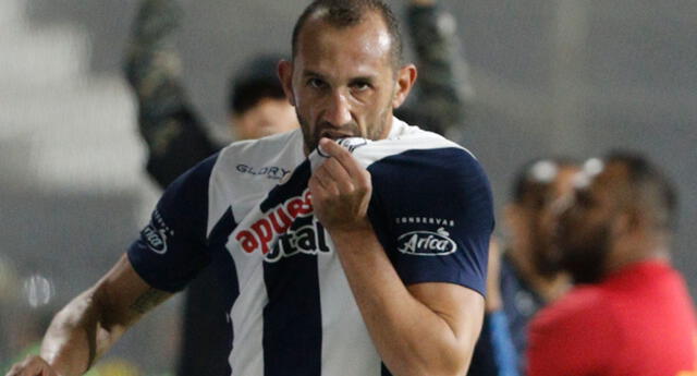 Hernán Barcos ya es el mayor goleador extranjero de Alianza Lima. Foto: La República