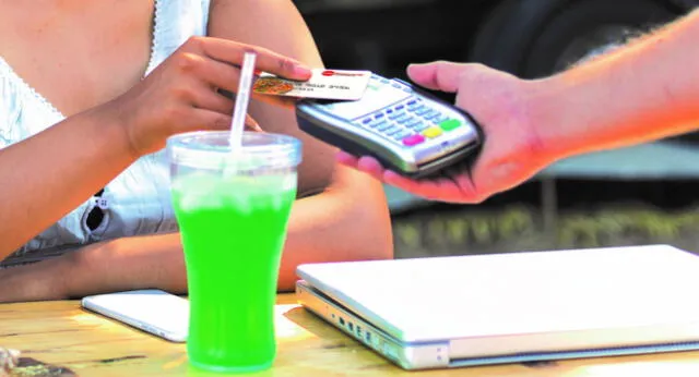 Las tarjetas de alimentación, cupones y vales digitales permiten compras físicas y online. (Foto: Referencial)