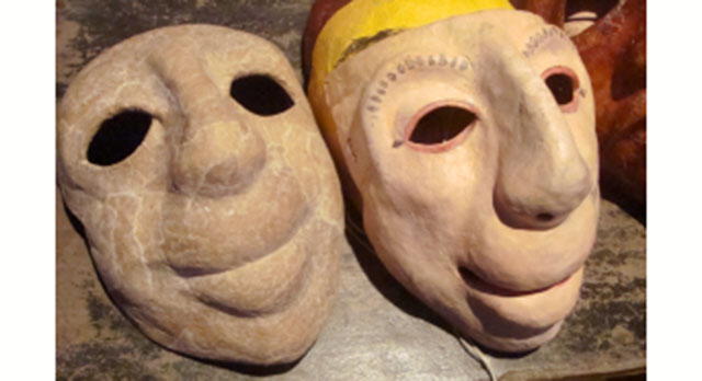 Talleres de elaboración de máscara en Saynata, de Yuyachkani