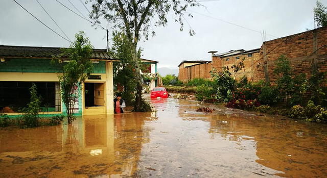 Intensas lluvias inundaron las calles de Cajamarca [VIDEOS y FOTOS]