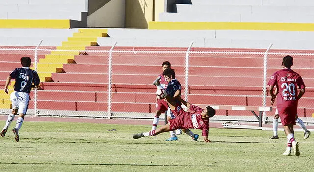 machos. El “fútbol macho” ha decaído en su nivel, pero no deja de tener jugadas emocionantes.