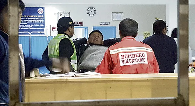 Policías arriesgaron su vida por rescatar cuerpos de pescadores en mar de Tacna