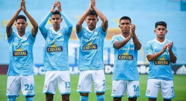  Alejandro Pósito (al medio), volante de Sporting Cristal. Foto: captura/Instagram   