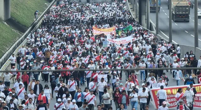 Comerciantes de Unicachi en uno de los paros nacionales en Lima. Foto: difusión.   