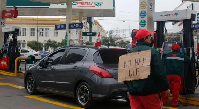  Algunos grifos vienen incrementando la tarifa del GLP ante el desabastecimiento en varios distritos de la capital. Foto: difusión   