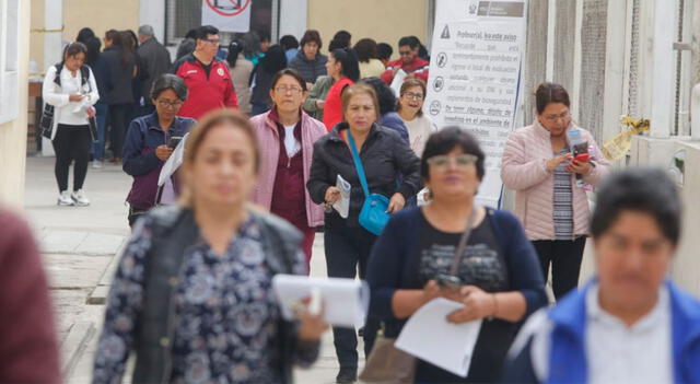 En Piura se registraron algunos problemas con los profesores quienes iban a rendir la prueba de ascenso docente el último 9 de julio. Foto: difusión   