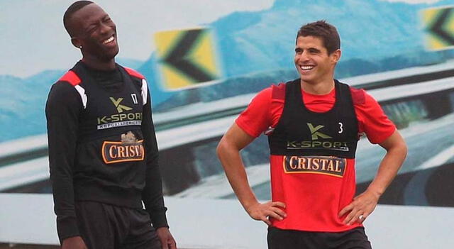 Luis Advíncula y Aldo Corzo han compartido camerinos en la selección peruana. <strong>Foto: FPF</strong>   