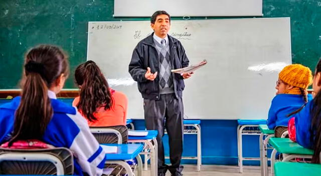 Los docentes recibirán su sueldo de acuerdo a las horas de jornada de trabajo que realicen y a su escala magisterial. Foto: Andina   