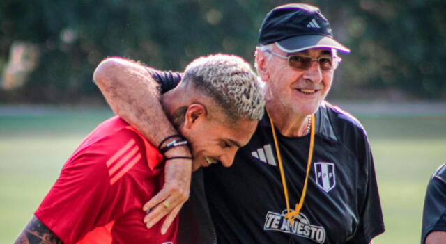 Paolo Guerrero junto con Jorge Fossati. Foto: FPF.    