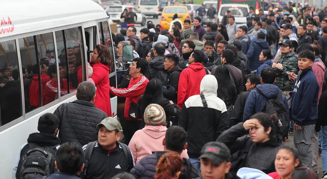 Paro de transportistas en Perú