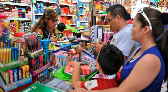 La compra de los útiles escolares es una de las fuerte inversiones que realizan los padres al inicio del año escolar. Foto: Archivo LR   