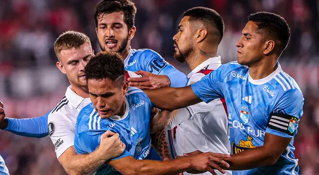 Cristal cayó 4-2 ante River Plate en el último partido de copa. Foto: EFE   