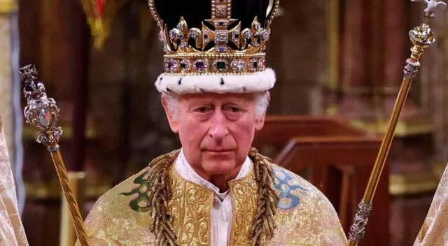  Rey Carlos III durante su coronación. Foto: difusión    