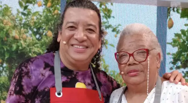 Carlos Vílchez y su madre tienen una relación muy sólida y cercana. Foto: Composición El Popular Carlos Vílchez y su madre tienen una relación muy sólida y cercana. Foto: Composición El Popular