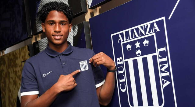  Jhoao Velásquez jugó su primer cotejo como profesional con Alianza Lima. Foto: Alianza Lima   