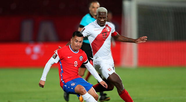 Chile vs. Perú será el siguiente duelo de la Roja en las Eliminatorias 2026. Foto: AFP   