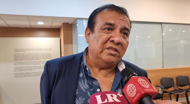  Manolo Rojas llega a velorio de Iván Cruz. Foto: La República    