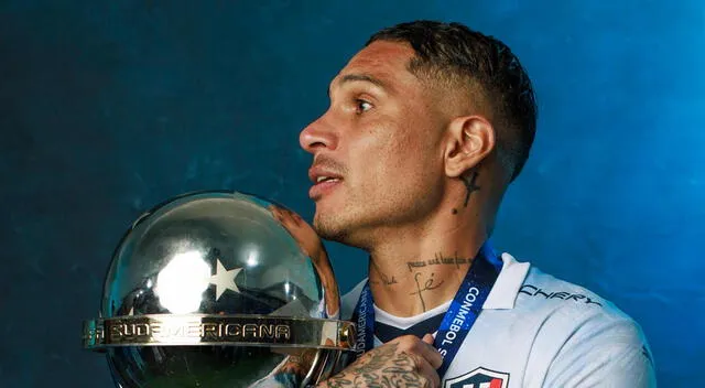 Paolo Guerrero ganó la Copa Sudamericana 2023 con LDU. Foto: Conmebol 